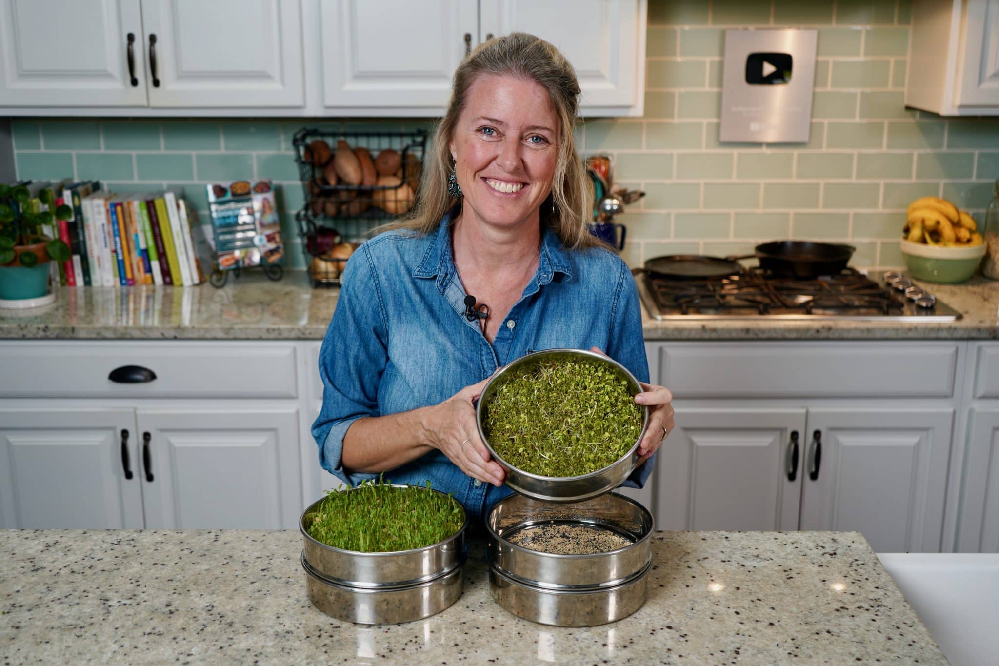 sprout出品 What's going on with my sprout? : r/microgrowery